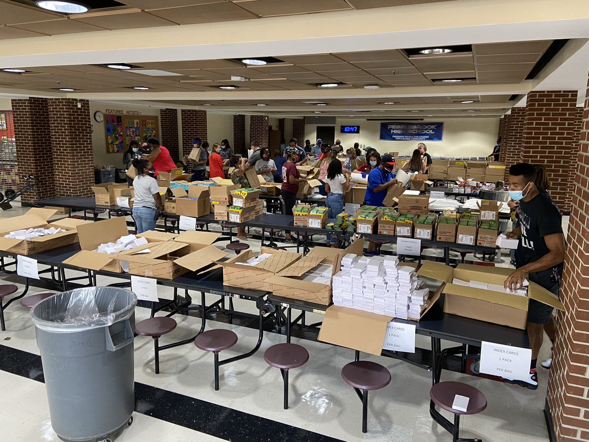missantonacci's tweet photo. Some of my amazing colleagues and educators packed 2,100 school supply bags for our Pebblebrook students yesterday! Coach Macon has the hookup on index cards! 😂#brooksquad #bethegood https://t.co/MkhwjfHcdr