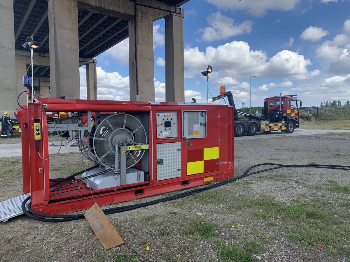 SMAdyTaylor's tweet photo. HVP and Scorpion familiarisation / rota group training ⁦@manchesterfire⁩, impressive water delivery in conjunction with the ⁦@HVPCapability⁩, from the Manchester Ship Canal. https://t.co/ssgKFYM6PU