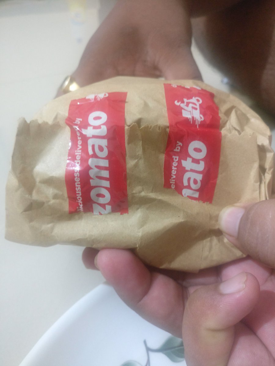 SwagatSethi's tweet photo. Ordered from 💁🏻‍♂️ @swiggy_in , delivered by @ZomatoIN 😂😂

#lockdown https://t.co/COs0H757kg