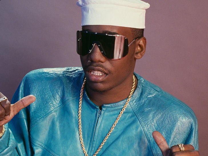 Happy Birthday to these three today:

Kool Moe Dee, 58 Roger Federer, 39 My cat Lucy  , 17 