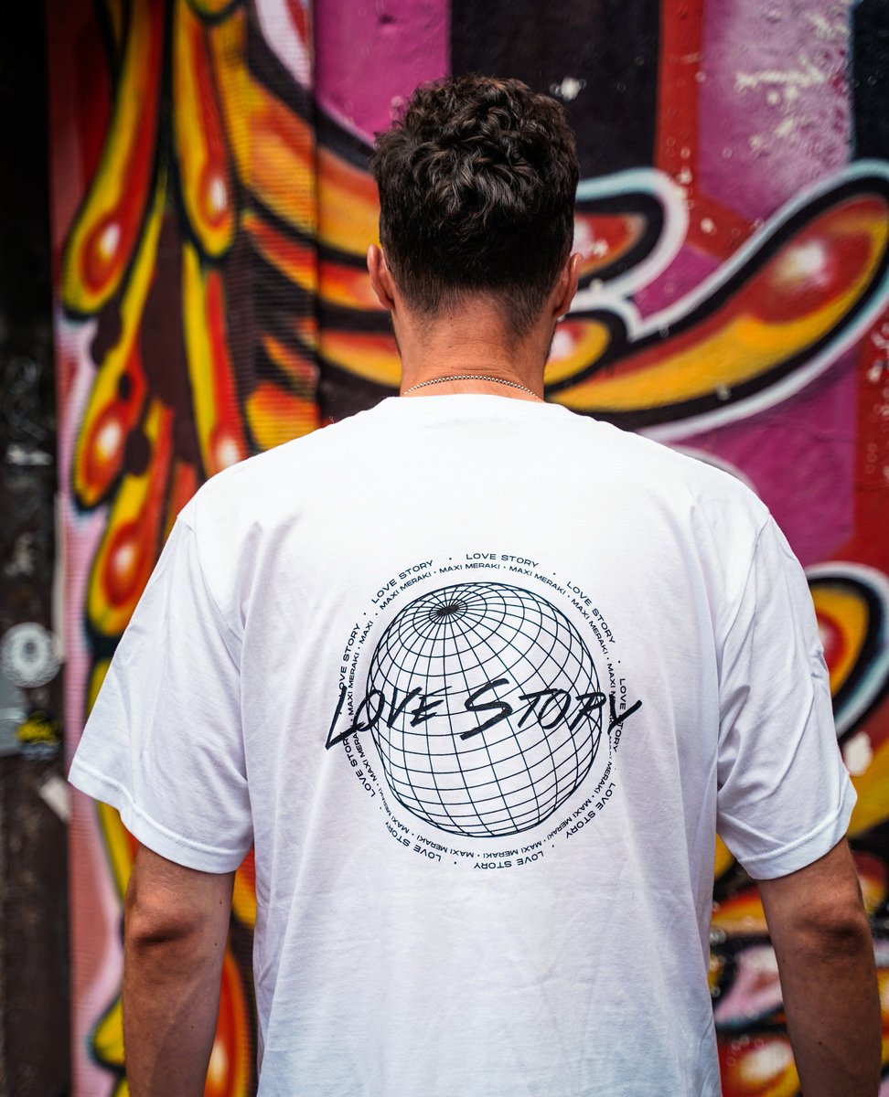 Did you already see my newest merchandise? Comment below 👇 and win your own 'Love Story' T-shirt @maximeraki__ ! 😀😀