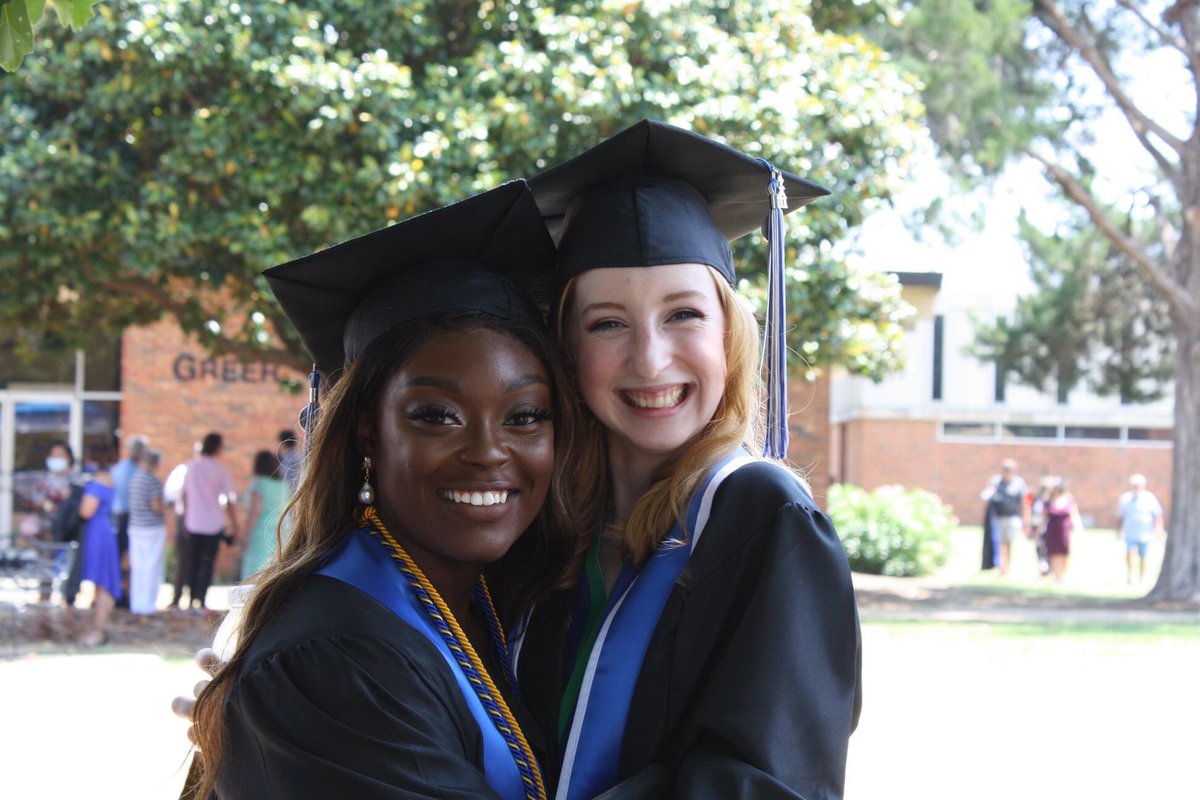 FaulknerEdu's tweet photo. Celebrating our 2020 Graduates today! #2020 #classof2020 #2020graduates #faulknerfamily https://t.co/4MnNfHb8nv