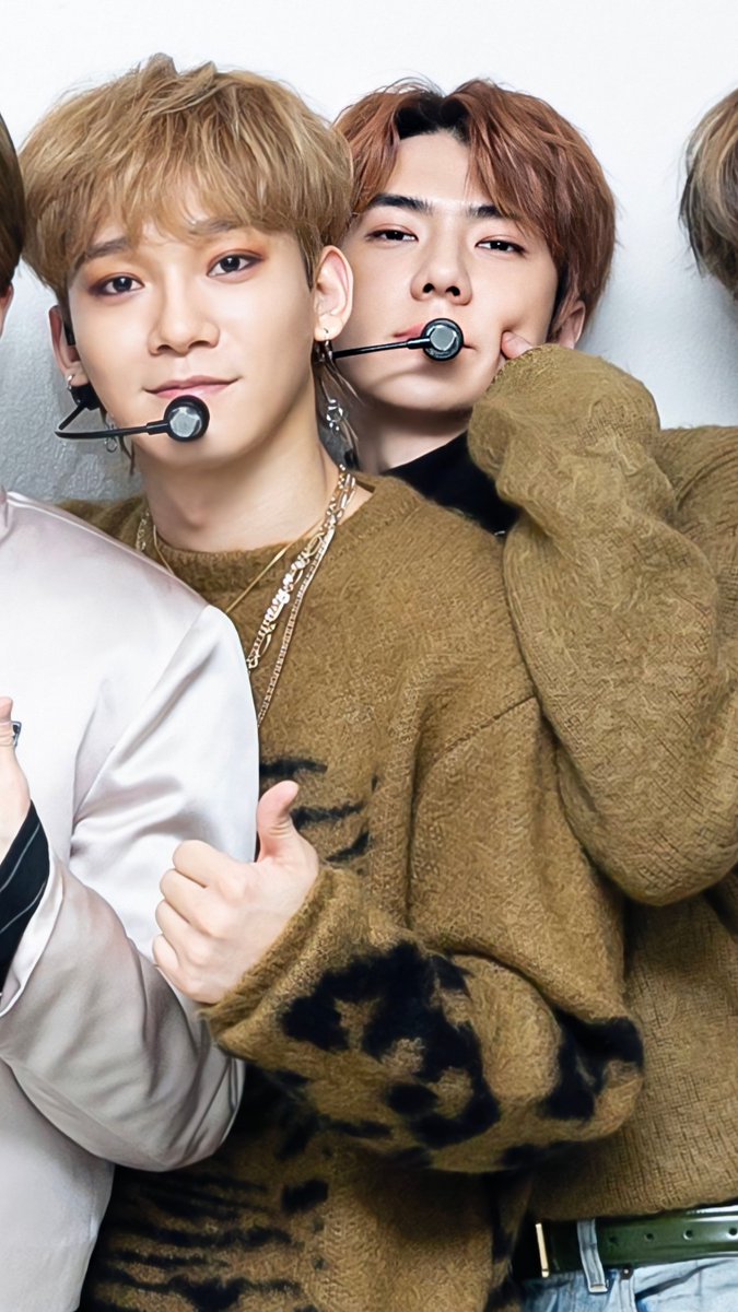 xirtuoso's tweet image. the way sehun poked his and jongdae's cheeks