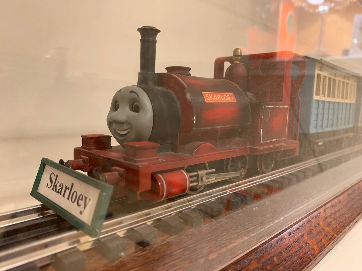 ThomasTankMerch's tweet image. For our final reveal, we have the namesake of the narrow gauge railway himself, Skarloey! This is his smaller model which can be seen in seasons 4, 5 and 10. He appears to have been repainted and his whistle replaced in the HiT era, but we’re just happy he survived intact!