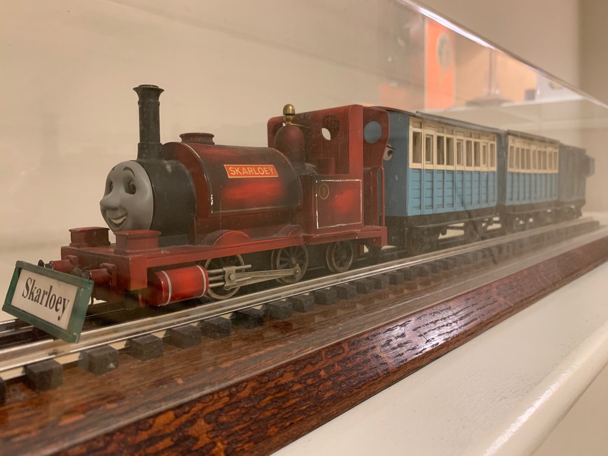 ThomasTankMerch's tweet image. For our final reveal, we have the namesake of the narrow gauge railway himself, Skarloey! This is his smaller model which can be seen in seasons 4, 5 and 10. He appears to have been repainted and his whistle replaced in the HiT era, but we’re just happy he survived intact!