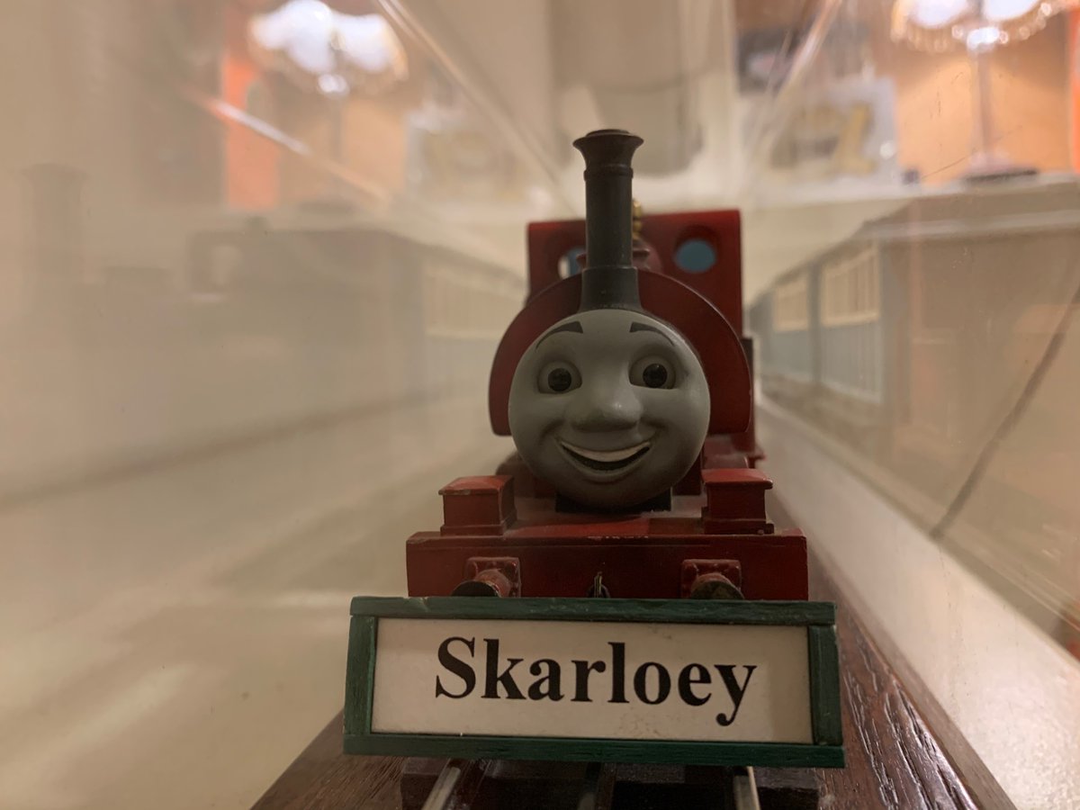 ThomasTankMerch's tweet image. For our final reveal, we have the namesake of the narrow gauge railway himself, Skarloey! This is his smaller model which can be seen in seasons 4, 5 and 10. He appears to have been repainted and his whistle replaced in the HiT era, but we’re just happy he survived intact!
