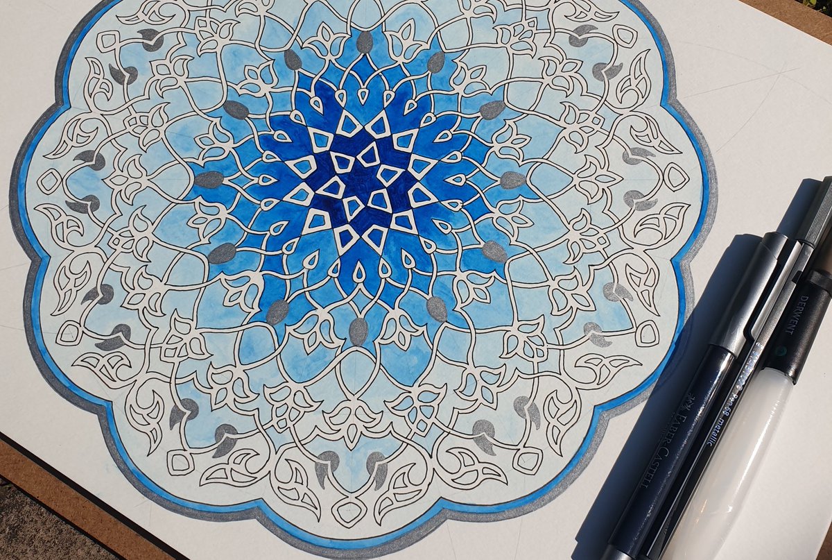 Day 8 #artfulaugust. The finished piece. I decided to leave the majority white. I couldn't help myself though and added a little sparkle.
@c0mplexnumber #islamicgeometry #islamicpattern