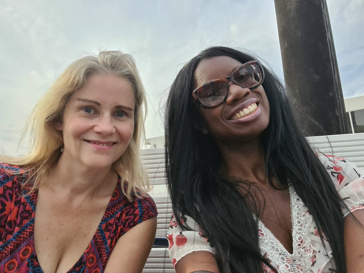 Franglais27's tweet photo. Such a lovely time to be on the river Thames sipping a glass of refreshing @BottegaGold aboard @BoatBarandCo with @MyWineWeek It does remind me of times in Nice!
#London #prosecco #wine https://t.co/lRrIRaEovx