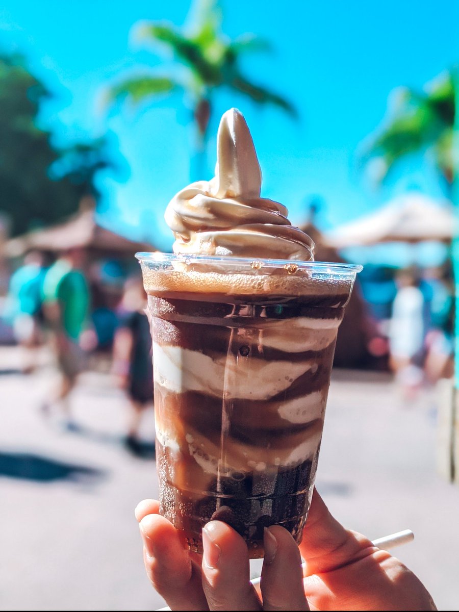 AnnGoodman2tx's tweet photo. A cold, frosty treat?  Yes, please! https://t.co/lfTO1kF86B