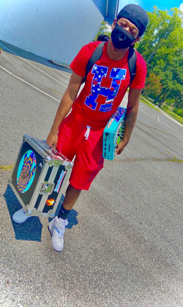SavDjHighLyfe_'s tweet photo. No days off ππ #DjHighLyfe βοΈ https://t.co/XucH8Wie0r