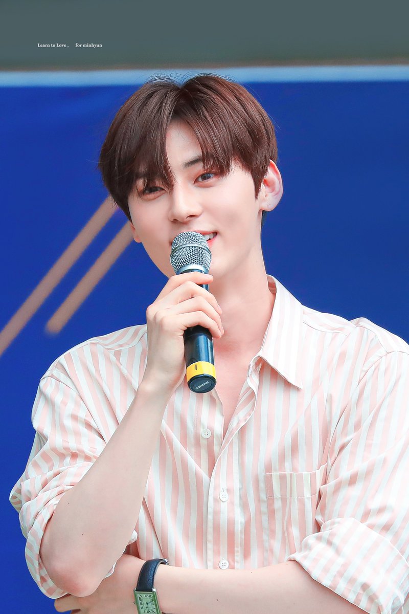 LearntoLove_mh's tweet photo. 올해 8월9일도 마니좋아해🤍
#황민현 #민현 https://t.co/UfmbPJM0Hr