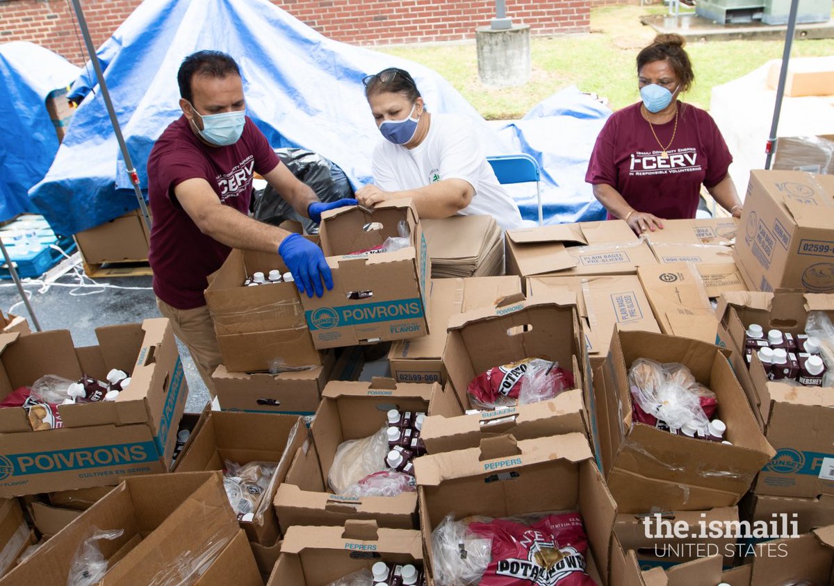 TheIsmailiUSA's tweet photo. On June 22, the #Ismaili Council for the Southeastern USA, @focusakdn, and @MSouthFoodBank organized the very first mobile food pantry at the Ismaili Jamatkhana in Collierville, Tennessee. Read more at https://t.co/GhRGYVrwlA #OneJamat #ICERV #COVID19 https://t.co/D5lMohR8M2