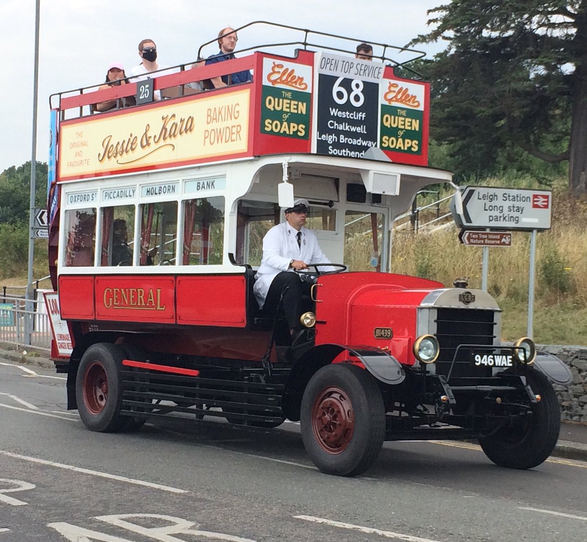 It’s too hot!! Just right for an open top bus ride so found myself in Southend riding on some of ⁦<a href="/EnsignBusCo/">Ensignbus 💙🇺🇦</a>⁩ open toppers, some classic buses with the guys from ⁦<a href="/EnsignVintage/">EnsignbusVintage</a>⁩ giving excellent customer service. Thank you for my topless fix!!