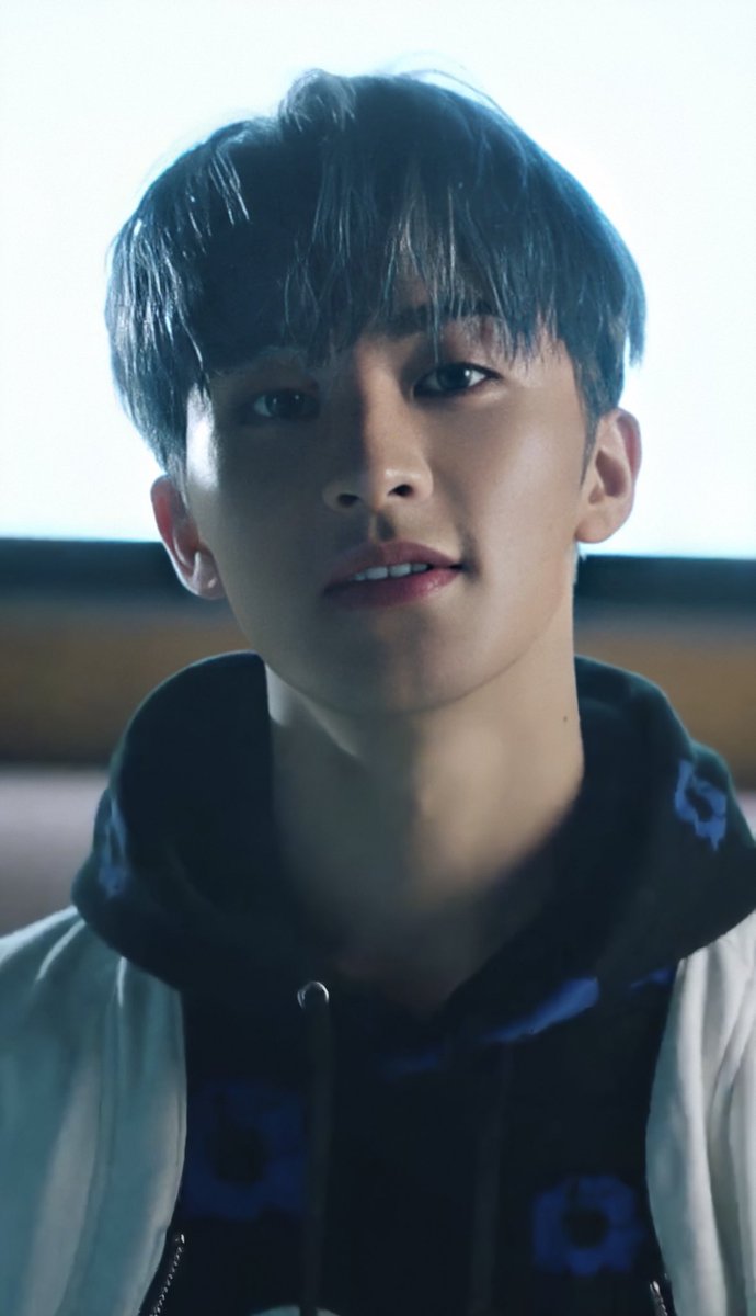 ตกหลุมรักเป็นร้อยๆรอบเพื่อมาตกหลุมรักอีกเป็นครั้งที่หนึ่งร้อยหนึ่ง ( ᵒ̴̶̷̥́ _ᵒ̴̶̷̣̥̀ )♡♡♡