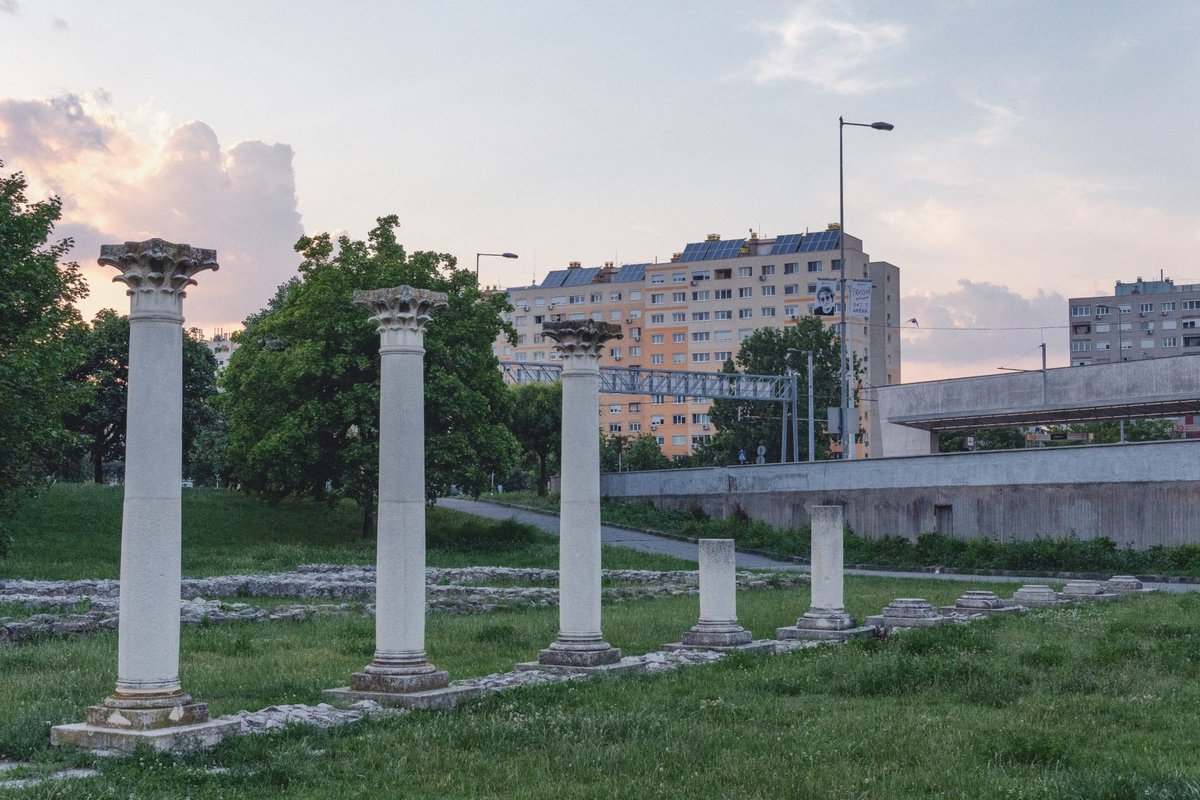 So let's approach those flyovers and...yep, there's the ruins of Aquincum alright.The remains of an actual Roman city, built around by actual 1970s town planning numpties.