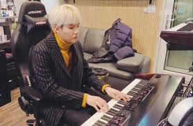 Yoongi is also amazing pianist. We saw him playing many times and he even made a song about his love for this instrument called "First love".