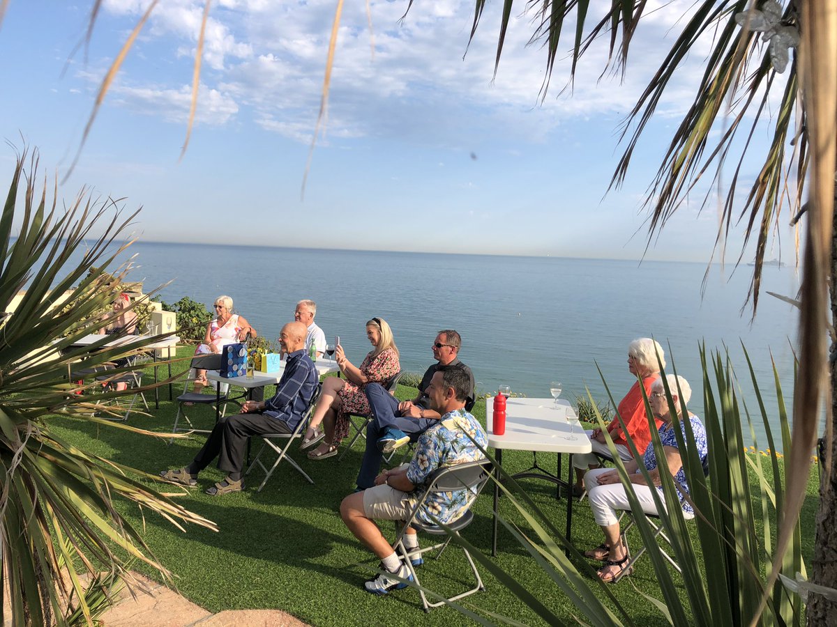 keithmitch12's tweet photo. Great evening with RBCH governors and a chance to say good by to Dily Ruffer and thank her for 16 years of fantastic service to RBCH and governors @RBCH_NHS #teamRBCH #TankYouTogether https://t.co/yVghcByQN6