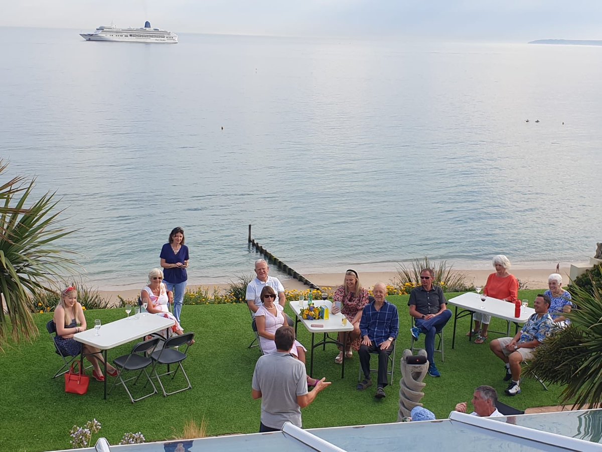 keithmitch12's tweet photo. Great evening with RBCH governors and a chance to say good by to Dily Ruffer and thank her for 16 years of fantastic service to RBCH and governors @RBCH_NHS #teamRBCH #TankYouTogether https://t.co/yVghcByQN6
