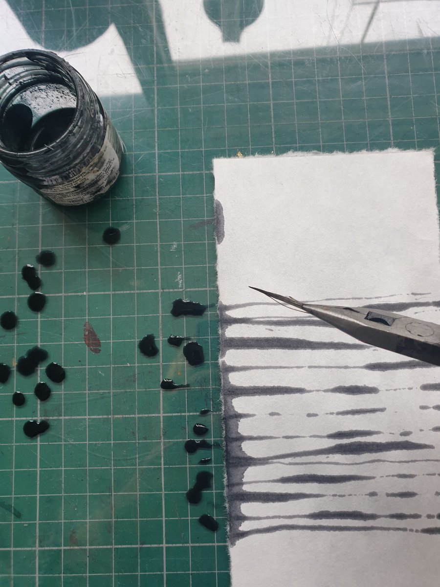 paulahickeyart's tweet photo. This is my response to a collection of artichoke seed heads sent by @CarolSowden
as part of @TCLcollective #TCLVirtualResidency. I used one to fashion a fine-haired paint brush, and drew a series of horizontal lines. Exciting to test non-traditional materials. https://t.co/zK1MajjJnf