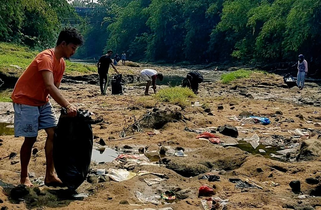 Open Promote
#programfolback 
#AkuPromoter 

Mengisi kemerdekaan dalam kehidupan sehari-hari di Masyarakat.

Follow 👉 <a href="/Perilotus/">🇲🇨Cemonk🇲🇨</a>

Ijin suhu :
<a href="/TheArieAir/">Arie Dirgantara</a> 
@tjhinfar21
<a href="/wiwikherma/">Wiwik Hermawati</a>
<a href="/sang_tualang/">Jejak Sang Petualang</a>

Rep: Yuuk, kerja bakti di lingkungan terdekat. #programfolback 

S&amp;K berlaku🇮🇩