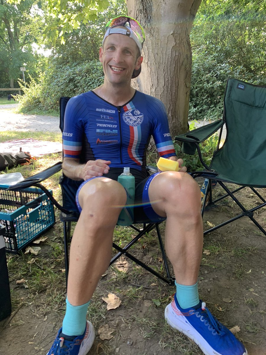 ilka_ploehn's tweet photo. Ebenfalls im Ziel @b_winkler_ #DIYTriathlon ein heißer Scheiß. #usckiel #richtigbock #alwayshardcore https://t.co/hFEiR0ZE6P