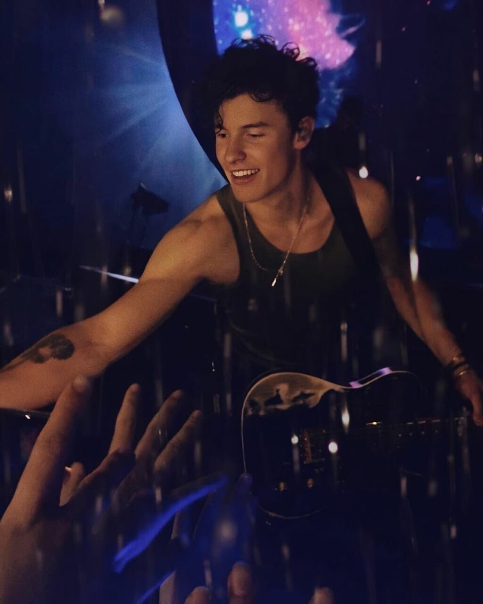 MagconFamilyBra's tweet photo. Hoje é o dia de uma das pessoas mais especiais pra mim nesse mundo! Eu não poderia ser mais grata por tudo que o Shawn me ensinou em tds esses anos e a tudo que ainda estar por vir. Ele é uma pessoa mais que maravilhosa e tem um coração gigante
#HappyBirthdayShawn #happy22shawn https://t.co/T8ou5Mcafi