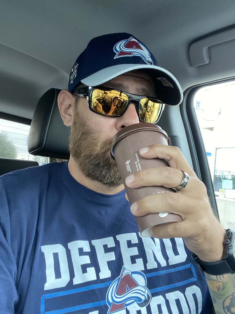 HolaSeth's tweet photo. #HighlanderGrogg for breakfast and @Avalanche hockey this afternoon... HAPPY FREAKIN’ SATURDAY!!! How are y’all?? 🏒🥅😎 #GoAvsGo https://t.co/8Kp51nXBZH