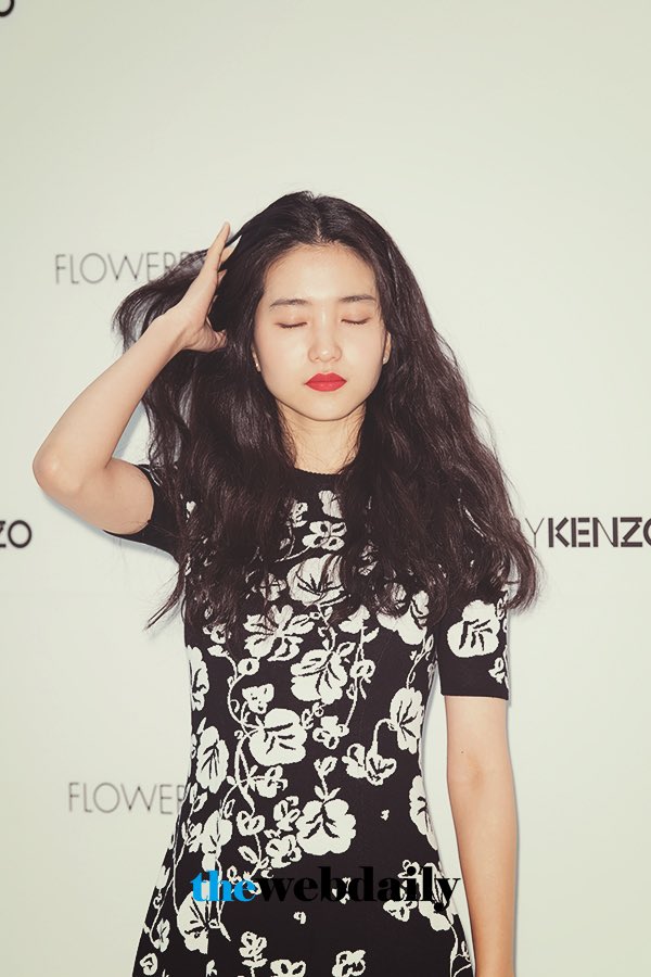 김겐조 이 날의 김태리 좋아해,,