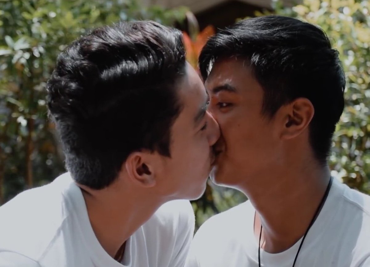 pinoyboyslove's tweet photo. Pinoy BL Kissing Scene ๐จโโค๏ธโ๐โ๐จ
#SAKRISTANEp1 #GameboysEp10 #InBetweenEP5 #HelloStrangerEp?
-
@pinoy_ent @PinoyBLSeries @OneBLPH @BLFilipinopride https://t.co/jBvYic5Lmx