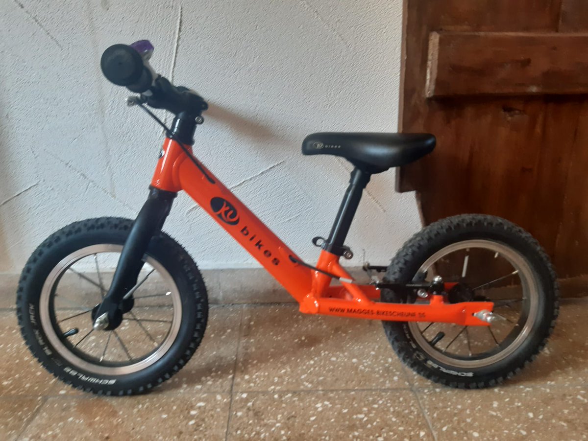 Huchmampf1's tweet photo. Das Kind hat jetzt ein Fahrrad. Deshalb wäre hier ein Laufrad übrig.
123,- hätten wir gerne. So ca.
Falls wer mag und vielleicht nicht ganz weit weg vom Kreis Rottweil wohnt? https://t.co/zPuBpulDRq