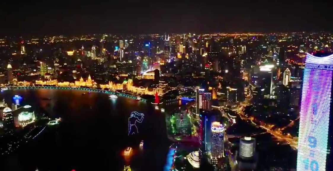Itsmeyada's tweet photo. ที่บอกว่าชื่นชมหัวใจแม่บาร์เนี่ย ไม่ใช่เพราะหอมกลิ่นเงินหยวนนะคะ แต่รู้มาว่ากลุ่ม 58 ที่ทำงานหามรุ่งหามค่ำสนับสนุน &amp; เป็นแบคอัพทำอะไรดีๆในนาม #LISA มาตลอด เค้ายังไม่เคยเจอลิซ่าแบบตัวเป็นๆสักที😭แต่เค้าก็ทุ่มให้ยัยหนูสุดใจไม่มีลดน้อยลงเลยอ่ะ ยอมใจมากจริงๆ👏🏻#LISATowardsTheStarlight https://t.co/N3OPSeJylL