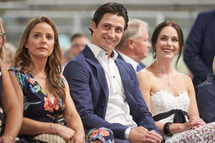 Ok world, does anyone know when the King of Ice dancing is official so the next generation of Canadian ice dancers is born or did I miss something? #virtuemoir #moirmascari
