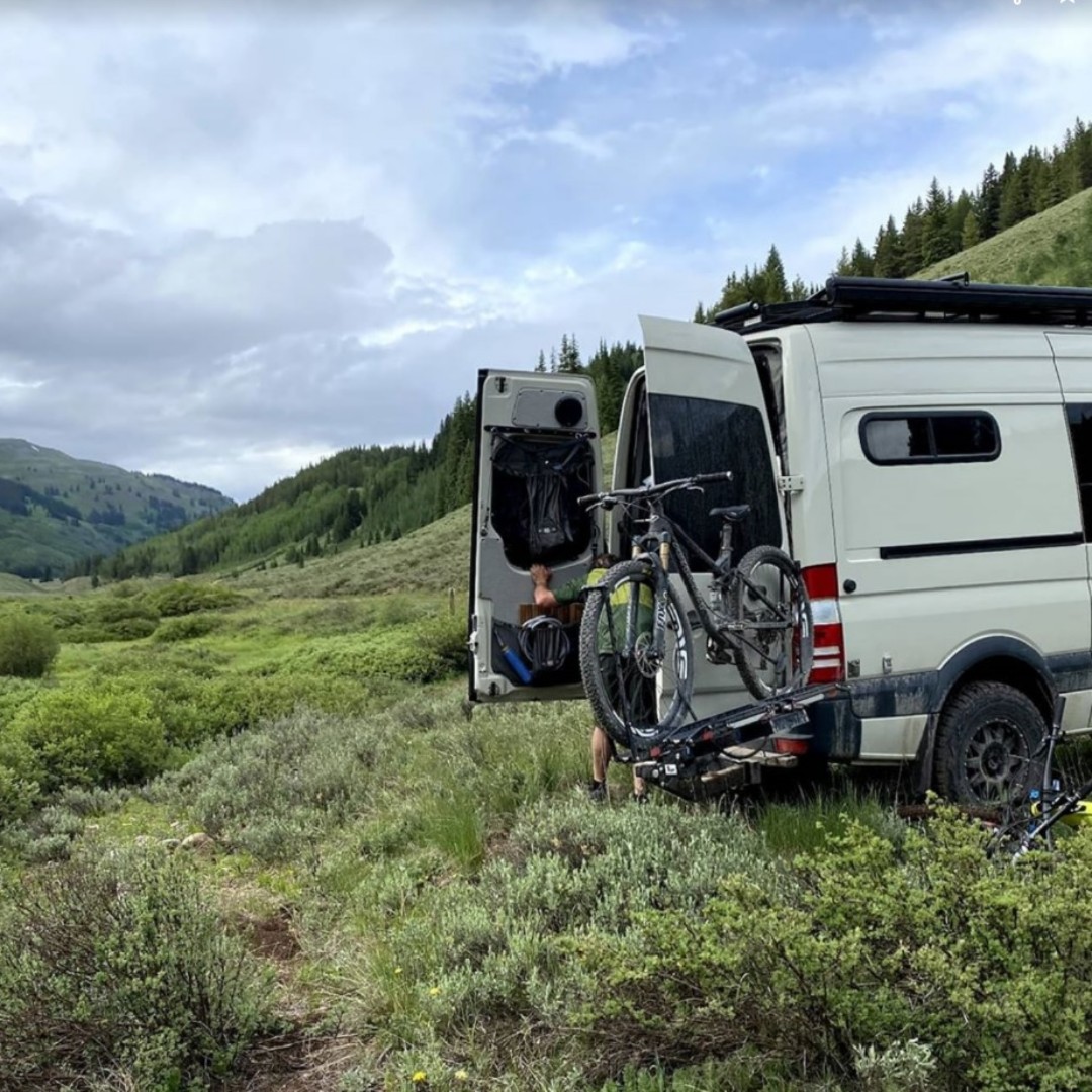 rbcomp's tweet photo. Great way to start the weekend @woldebeest #rbcomponents #rbadventurevans #mtb #camping #adventurevan #sprintervanconversion #vanconversion #outdoors #getoutside #vanlife https://t.co/xRsyTwmWFF