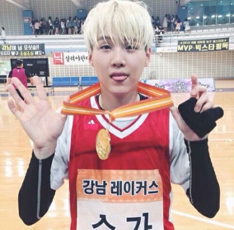 Another of his talents that Armys are crazy about is is basketball. He played it in high school in a position of shooting guard (and how his stage name Suga was created.) and to this day he is a big fan, especially Chicago bulls.