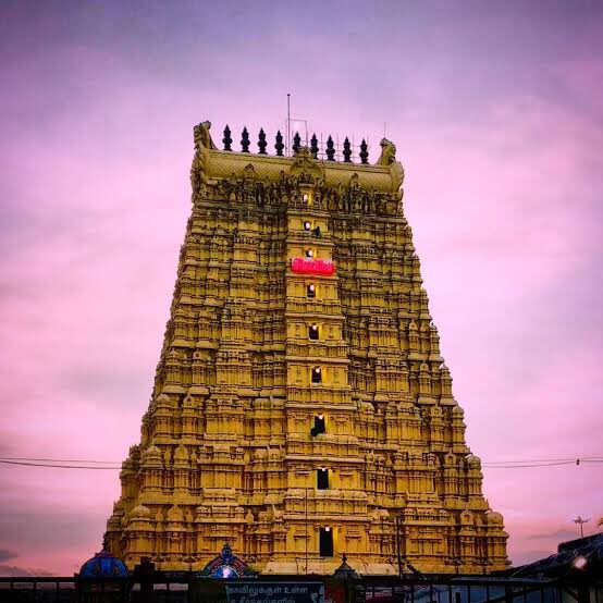 This is the reason why today we know this jyotirlinga as Ramanathaswamy temple, which means ‘Nath (lord) of ram’. Ramanathaswamy Temple is a beautiful dravidian style crafted temple which holds the position of largest corridor of the world. (a bit contradiction is there).