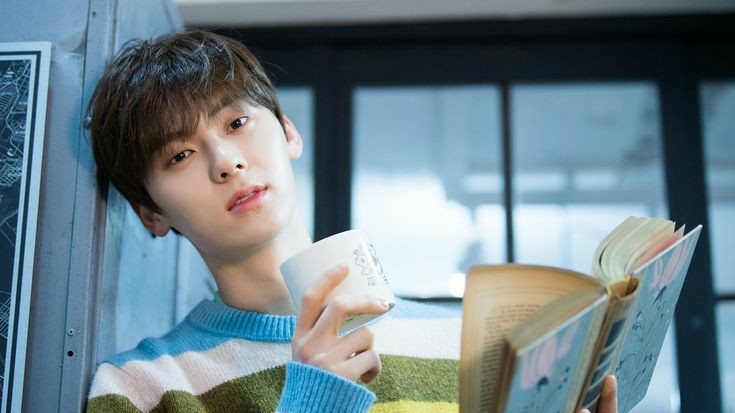 ooptimuspocky's tweet photo. @xoxohyunn @NUESTNEWS Thanks giveaway nya kak ris ❣
Wish me luck 💕

#러브의우주_민현아_생일축하해
#OUR_LOVE_MINHYUN_DAY https://t.co/1lKIayLUMo