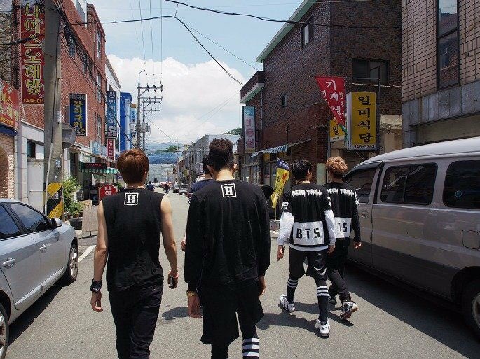 Here's some of his pictures: