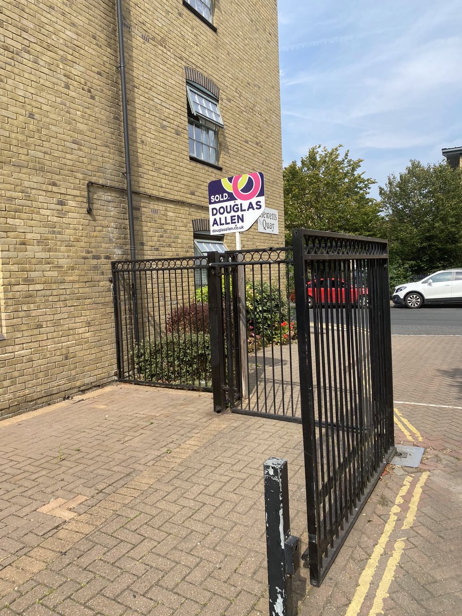 tom_isted's tweet photo. @DouglasAllenEA Hi, please could you remove this sold sign that been nailed to the entry Gate of Hewetts Quay, Barking.  It’s damaged the property of Hewetts Quay and looks an eyesore. I have ask the management company to remove it.  Thanks #douglasalan https://t.co/00qRxXjQN5