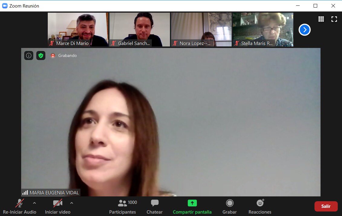 gzinny's tweet photo. Hoy la mesa educativa de los sábados cumple tres meses y nos acompañó una vez más @mariuvidal. Más de 1.000 docentes, directivos y familias participaron de este encuentro en el que conversamos sobre una realidad que nos preocupa y ocupa. Gracias a los legisladores que estuvieron. https://t.co/vTCRHYjBfm
