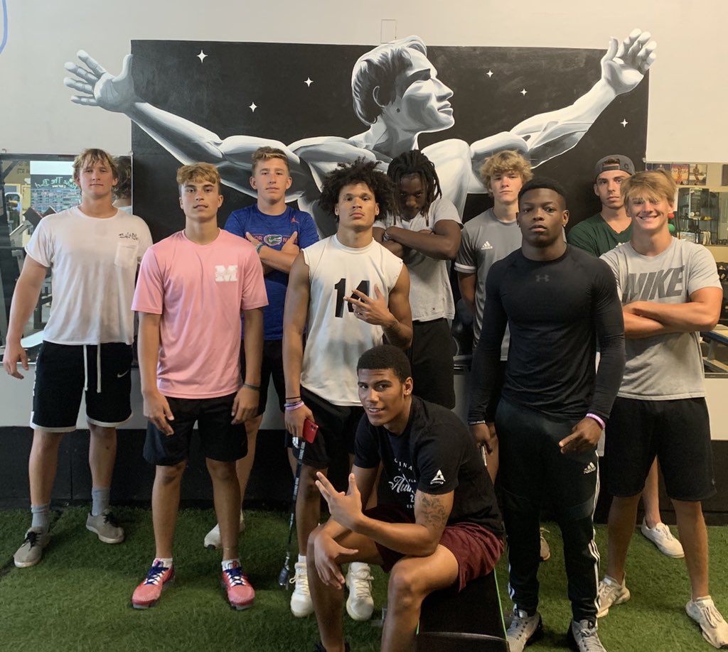 RJMilesMHS's tweet photo. I love MY guys and I love MY school. @MHSdogsfootball  🐶✅ #DawgsGottaEat #BulldogPride https://t.co/HSf55uCsKr
