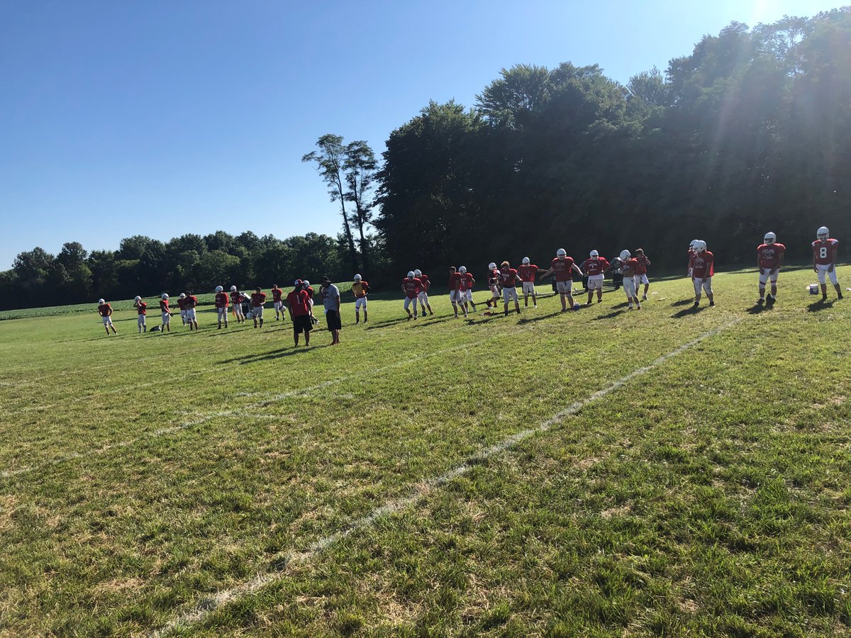 CoachR_Orourke's tweet photo. First red and white intersquad! Practicing our sideline procedures! #Be1-0Today https://t.co/lQpz23dYeu
