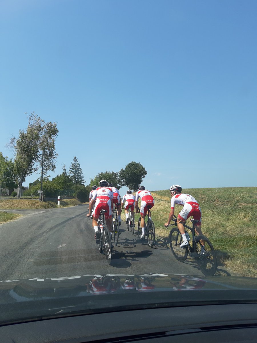<a href="/uccholet49/">UC Cholet 49</a> en reconnaissance cet après midi sur le circuit du Contre la Montre à Feugarolles (47) sous près de 39º . De belles couleurs Rouge et Blanche <a href="/choletagglo/">Cholet, Ville et Agglomération</a> sous un ciel bleu azur <a href="/GBOURDOULEIX/">Gilles BOURDOULEIX</a> <a href="/FlorenceDabin/">Florence Dabin</a> <a href="/GroupamaLB/">GroupamaLB</a>
