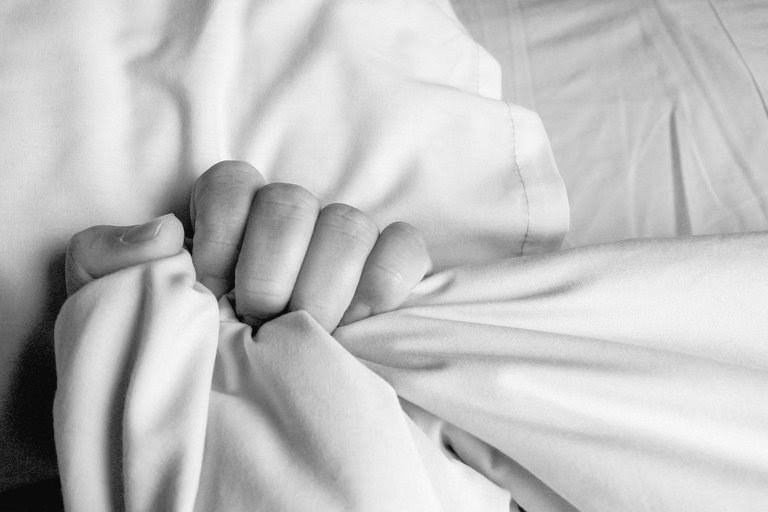 Vega_EnElPueblo's tweet photo. Por un mundo sin tabús y si nadie te los da, regálatelos a ti misma.
#PerderElControl
#OrgasmoFemenino #Mujer 💜 https://t.co/tAQ3YBKsSn