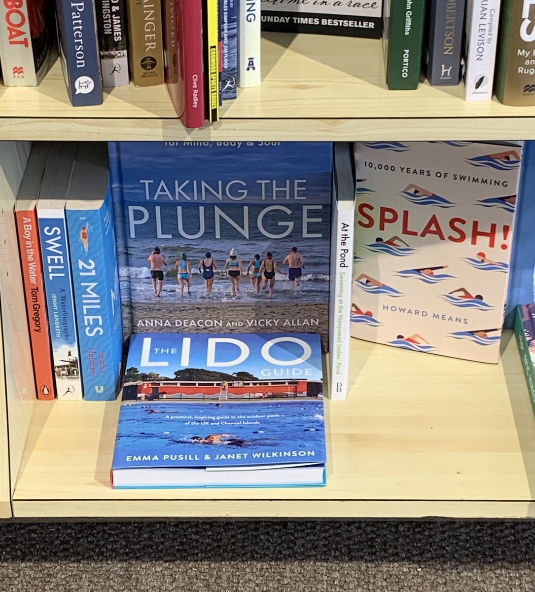 ThamesBaths's tweet photo. Well done to @TheBellBookshop for some great #swimming books. A reflection of the town’s watery heritage.
All of the authors deserve a follow: @jennylandreth @howardmeans @LidoGuide @estherfreudrite @fairfairisles @AnnaDeacon @vicky_allan @JessicaPursuit @tomgregory11 https://t.co/TxSAiMp2Lf