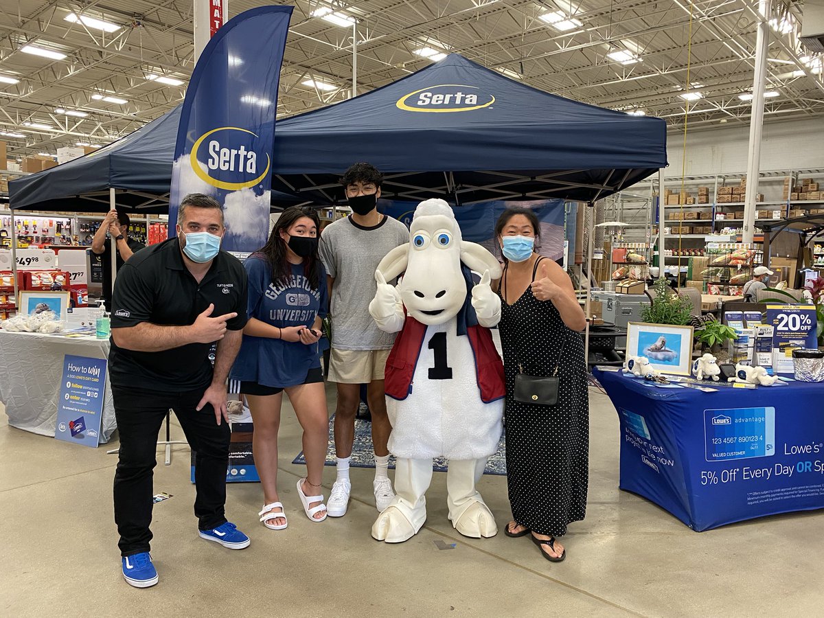 SertaAtLowes's tweet photo. Happy customers! 💙 🛏 https://t.co/x0OZhoi4Zo