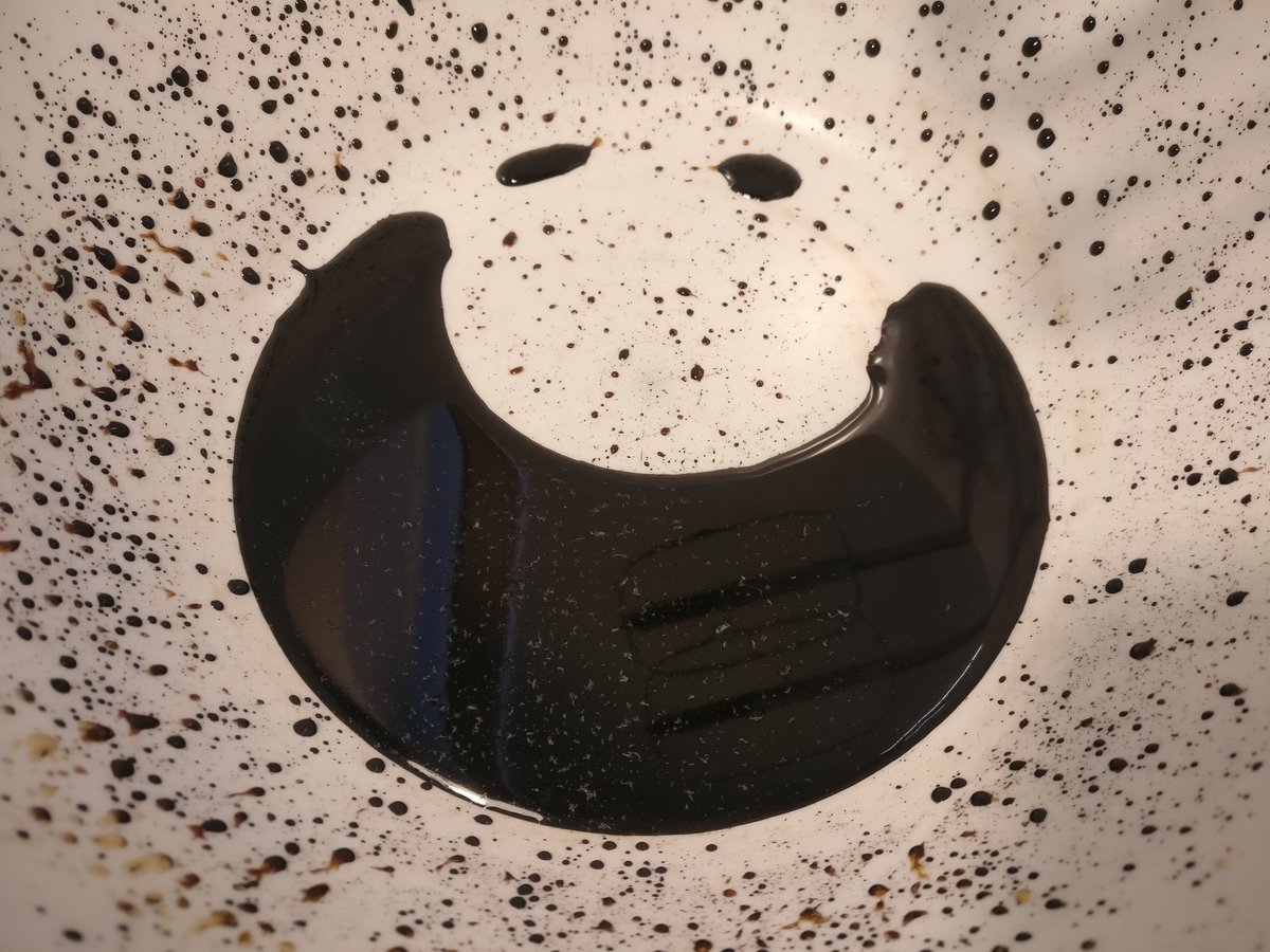 Stop mixing when it starts smiling at you! :D This is our finished cola concentrate. It smells delicious!