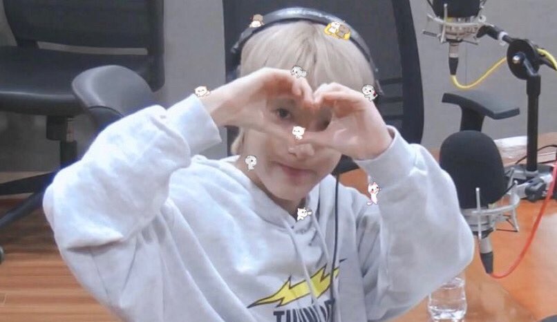 basically the entire  @renjunwithcats account