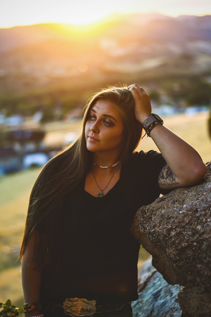 MandyCottrell's tweet photo. Thankful for:
1. @mackenzieedav and her patience with me learning manual mode 
2. Colorado sunsets 💥
3. @mackenzieedav again 😍😍😍 https://t.co/oD30zBnh9Z