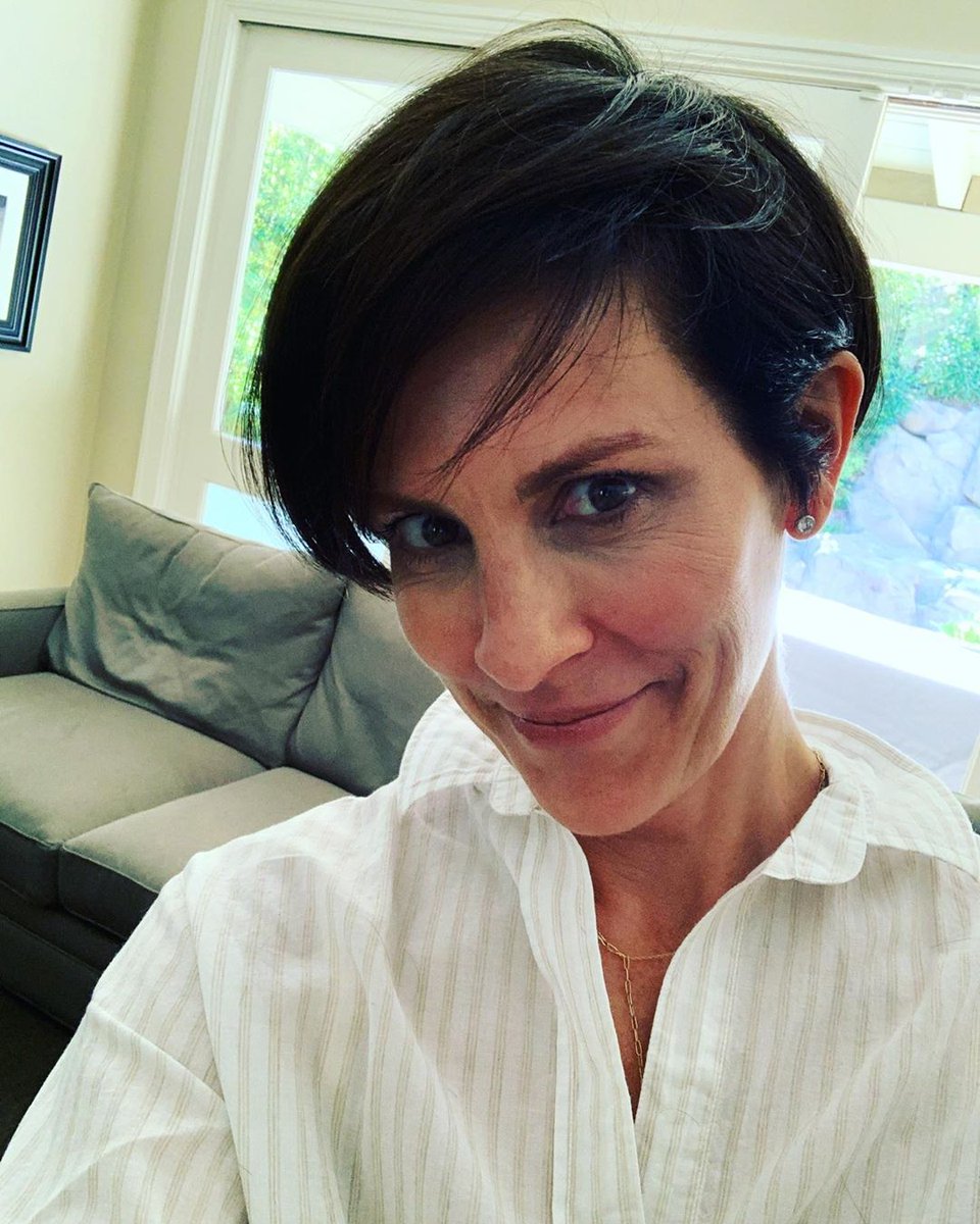 flanagansource's tweet photo. "Letβs try this again... a refresh to chic by @leajourno β€οΈ#backtoworkwego" Annabeth Gish via Instagram. https://t.co/Gvx5b11Y2c