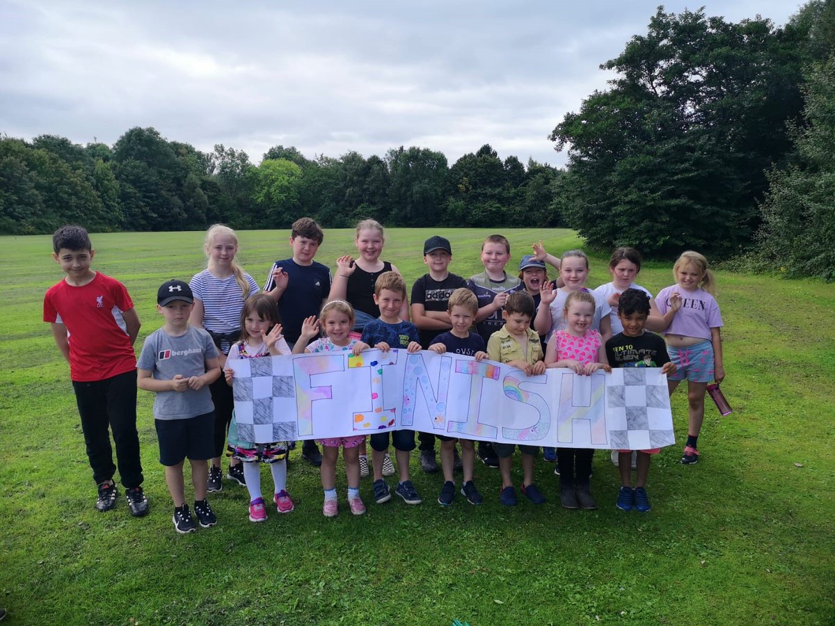 We're so proud of the young people at our NHS Keyworker project @peacefoundation for taking part in our Marathon Team Challenge. Young people supporting other young people - wonderful, and thank you! 👏👍😀Great picture! To donate, please click virginmoneygiving.com/fund/learningm… 
#proud